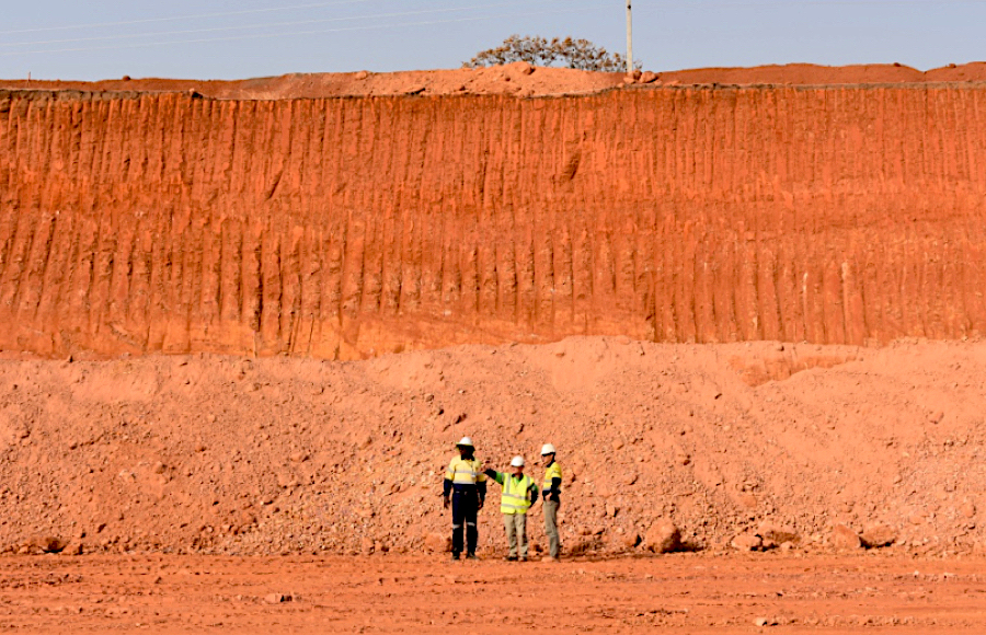 Hummingbird Resources shares collapse after halting Mali mine